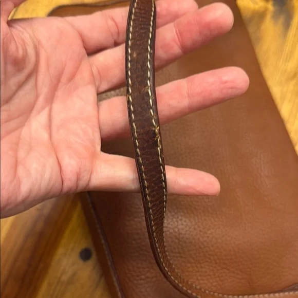 Kate Spade Tan Leather Shoulder Bag- great fall bag! - Picture 9 of 9